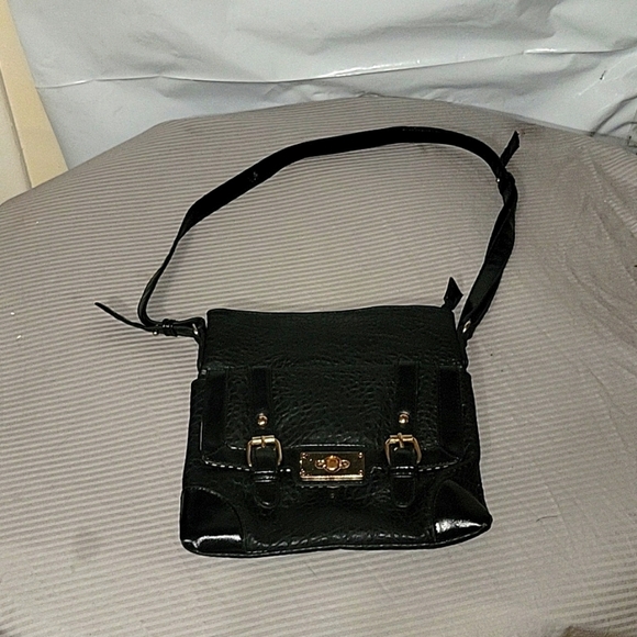 CHARMING CHARLIE Small Shoulder Bag Pebbled Black Striped Inside Pockets Travel - Picture 1 of 5